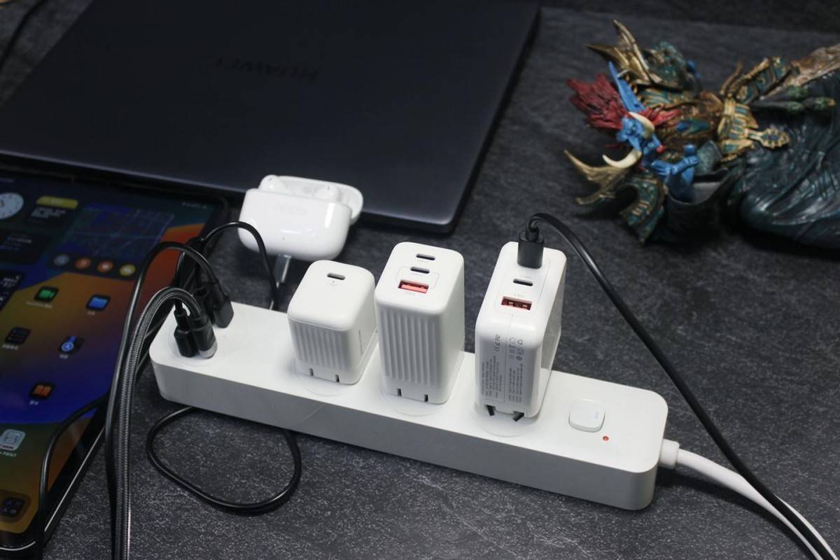 桌面太乱？插头打架？奥睿科“胖瘦”多功能插排终极选购指南