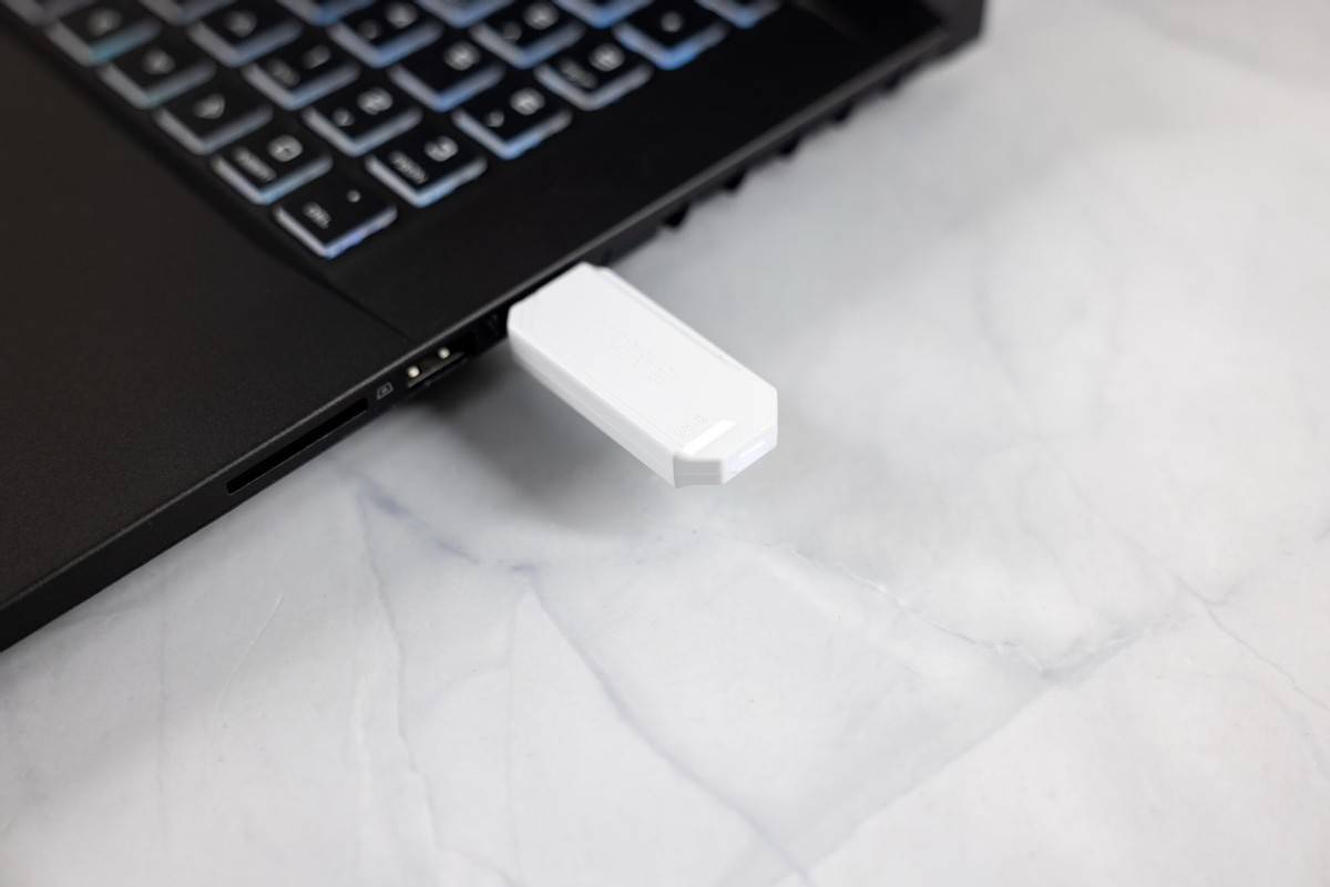 手感出色，AI加持功能更强，北通鲲鹏40御铠白游戏手柄体验