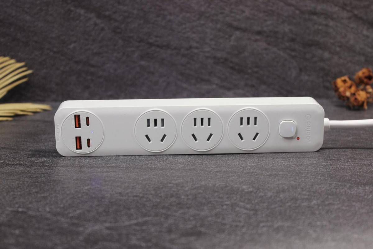 桌面太乱？插头打架？奥睿科“胖瘦”多功能插排终极选购指南