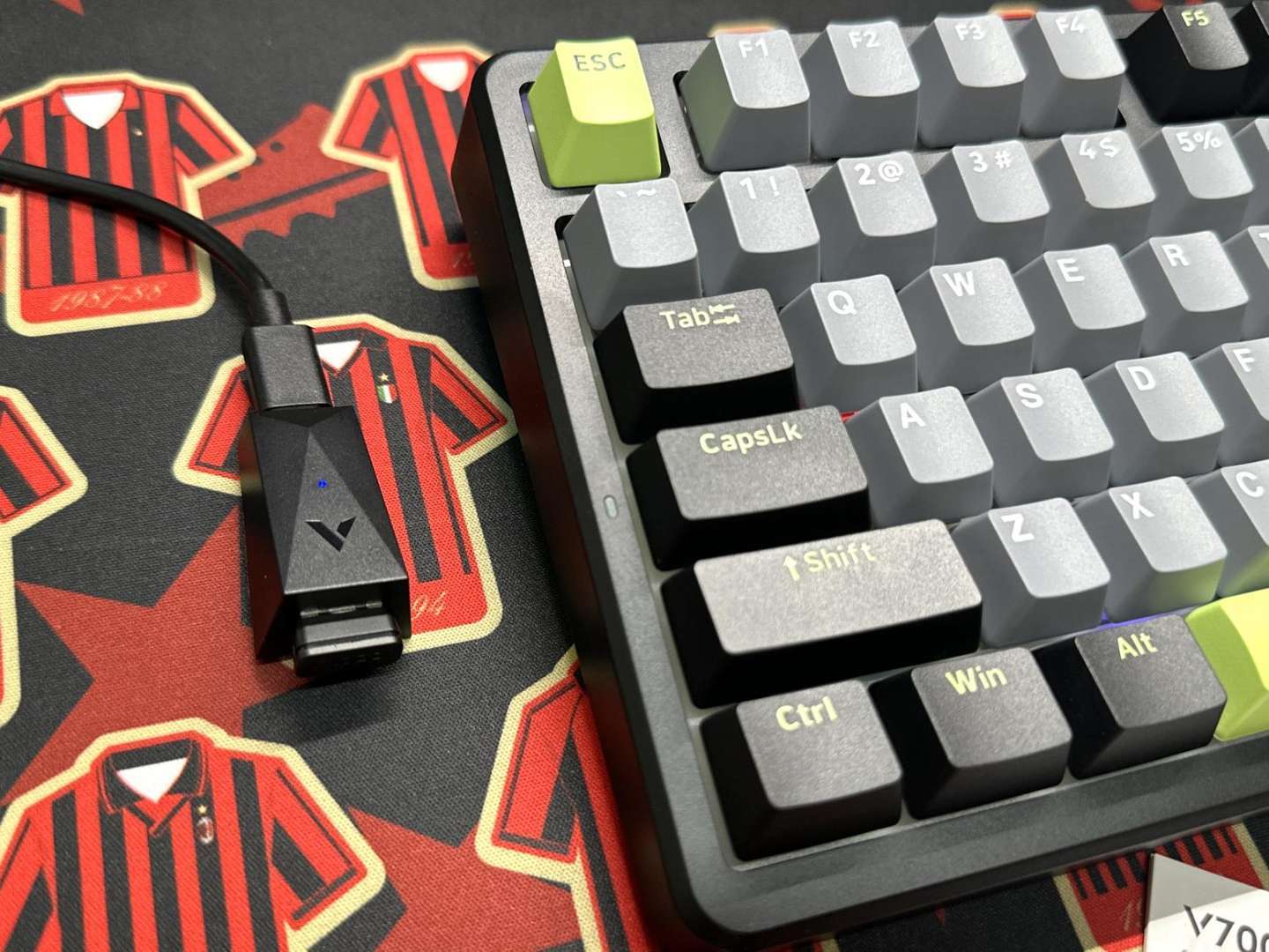 懒人狂喜！雷柏 VT9MAX+V700DIY-98长续航版，最强套装，焊死桌面 