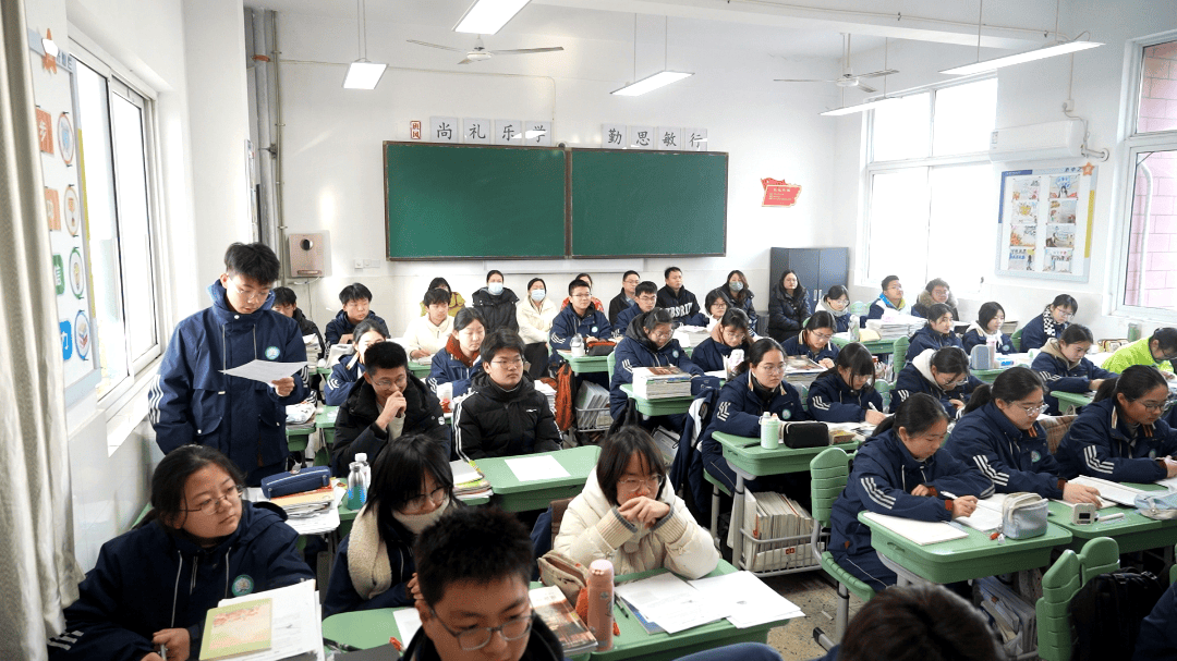 家校零距离,共育促成长 南京市板桥中学举办家长开放日活动