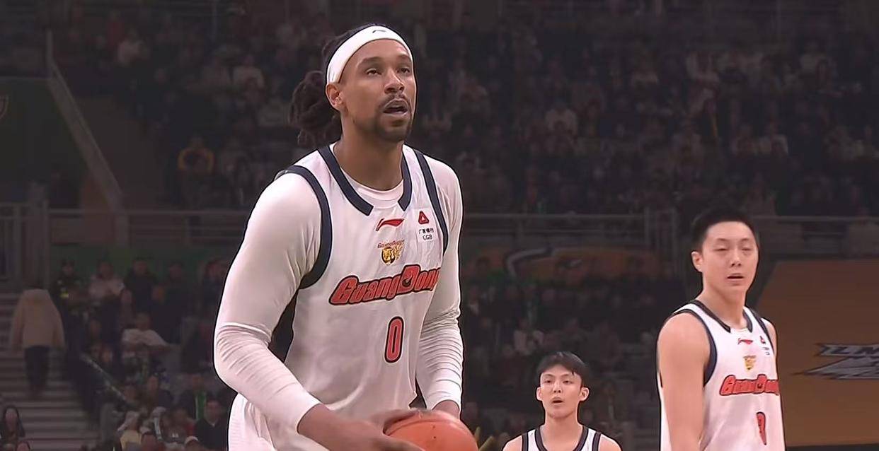 大鱼来了！广东最适合的锋线大侧翼曝光，朱芳雨有望重金挖走？