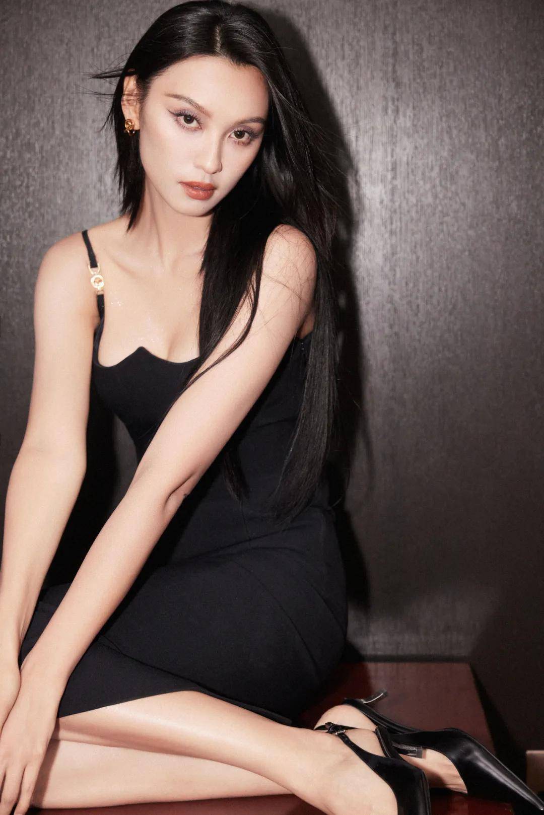 香港十大年轻貌美的性感女神！长相惊艳又纯又欲身材火辣