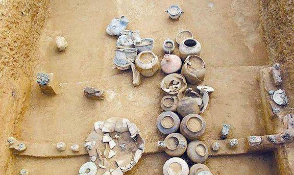 此衣服是古代贵族下葬标配，盗墓贼看到也不敢拿走，如今估价上亿