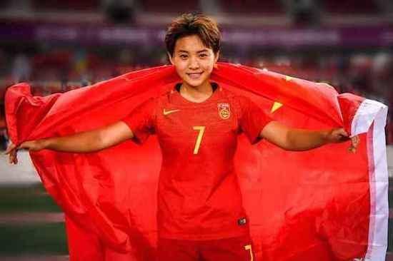 从板凳球员到中国女梅西，一脚把女足踢入奥运会，王霜凭什么？