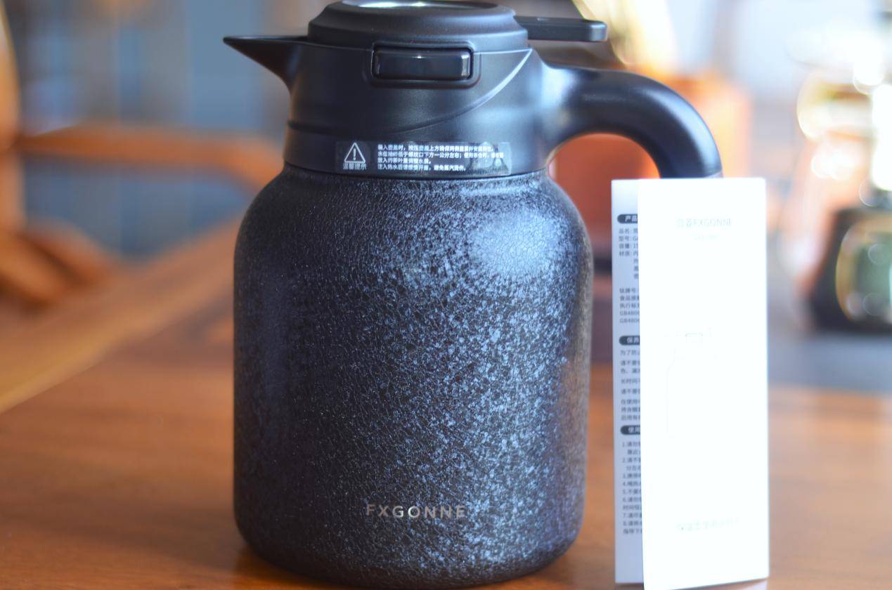 一步到位!宫菱保温壶测评:8层锁温+欧盟认证安全无毒+0胶水