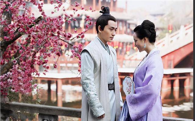 表达思念爱人的诗句_回文诗表达情感_古代爱情诗篇