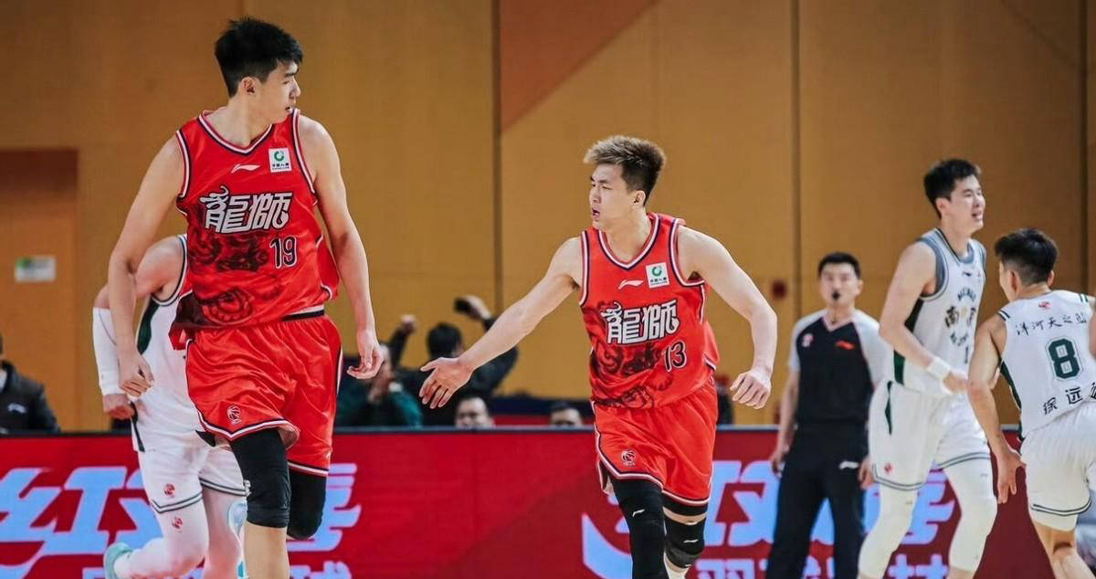 郭艾伦爆砍19分3助攻一扫颓势，激活广州队士气，全明星席位实至名归