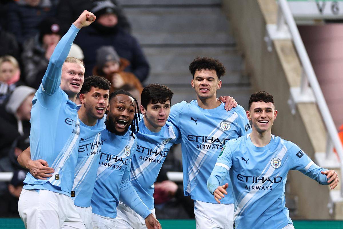 今日足球：纽卡斯尔联对阵阿斯顿维拉亚特兰大对阵帕尔马_搜狐网