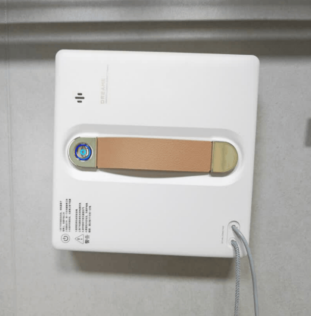 擦窗机器人会把玻璃刮花吗？擦窗机器人的危害有哪些？别盲目买擦窗机，看清这四点再入手