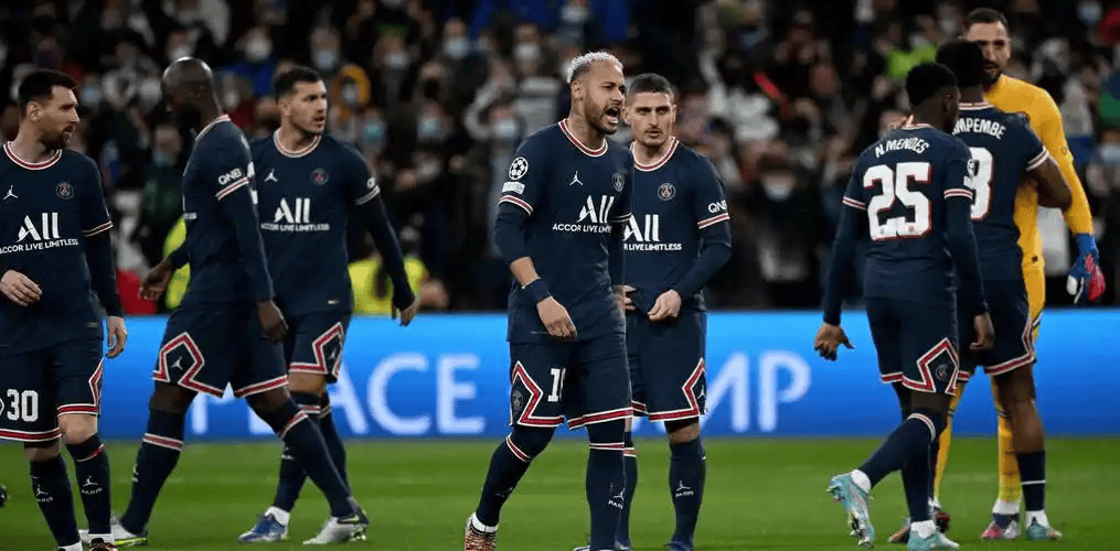 法兰克福主场荣誉死磕，热刺残阵抢分锁晋级