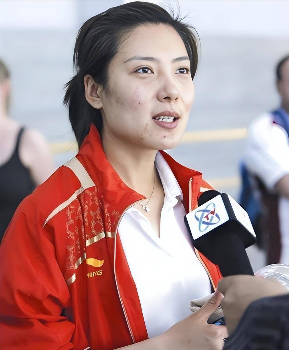 一次训练服破洞,杜丽