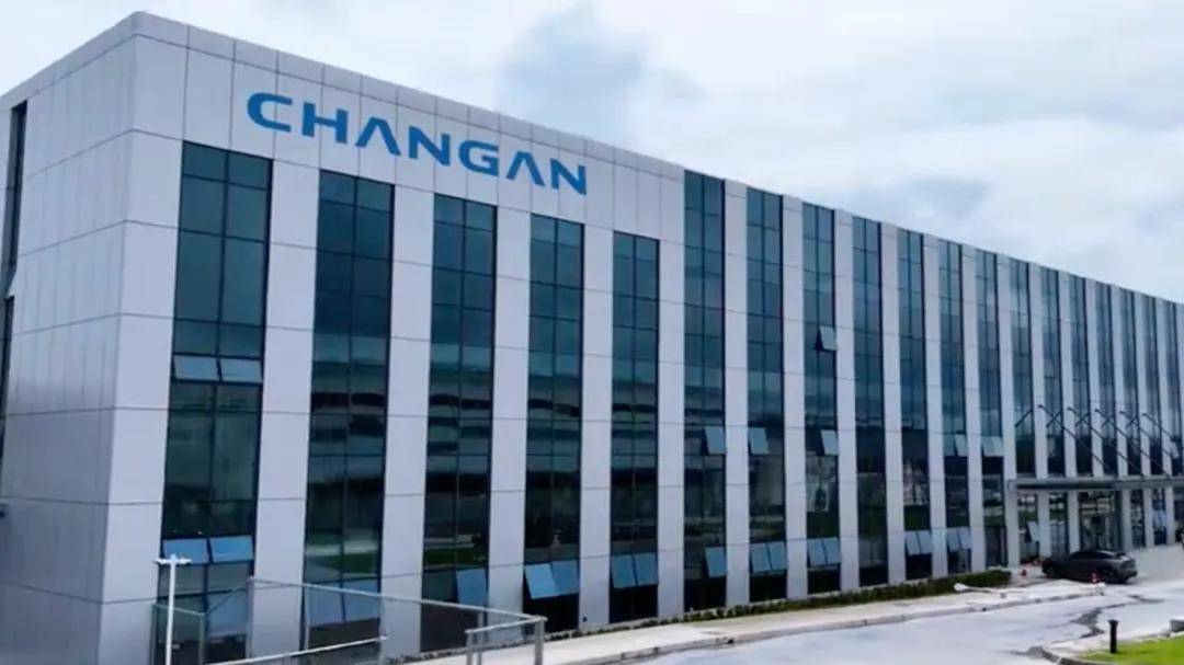 长安汽车销量创9年新高，2026年规划8款新车，谁值得等