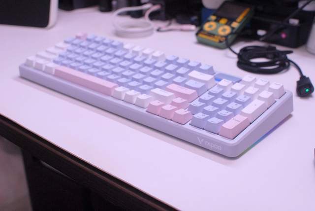 续航怪兽遇上电竞王者：雷柏V700DIY-98长续航版 &amp; VT9 MAX鼠标实测