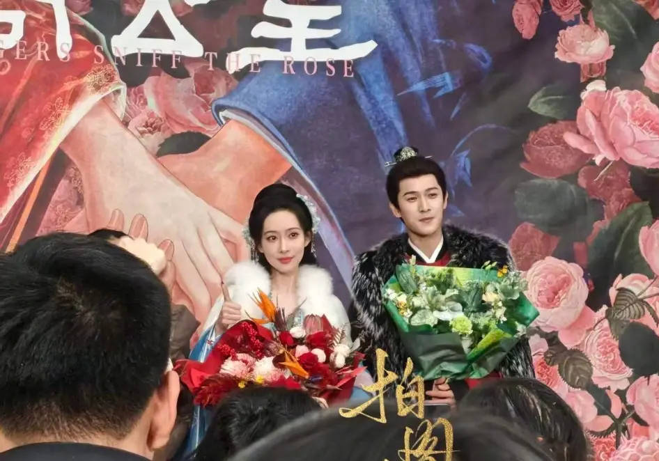 孟子义明艳灵动李昀锐俊朗挺拔 二人穿古装同框甜度超标