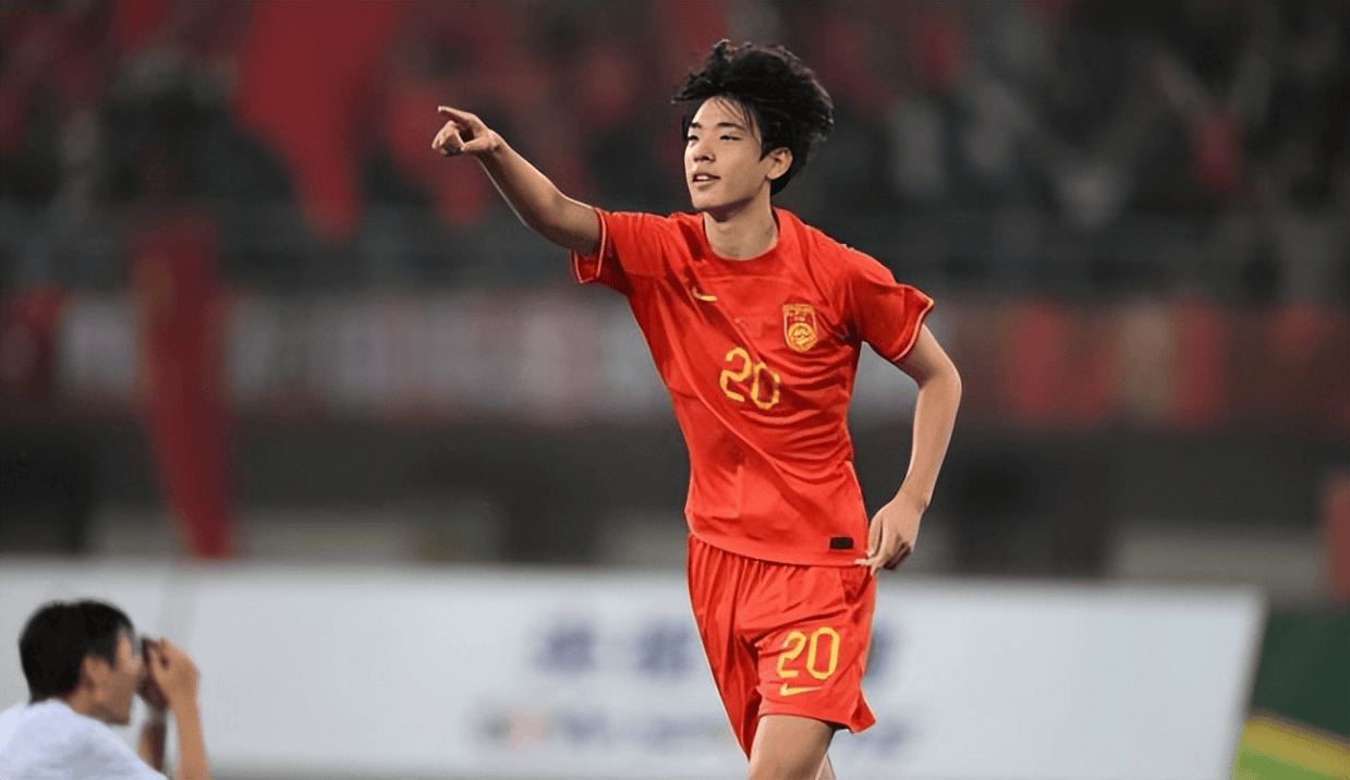 国足新发现！邵佳一慧眼识珠，挖掘出被埋没的天才！