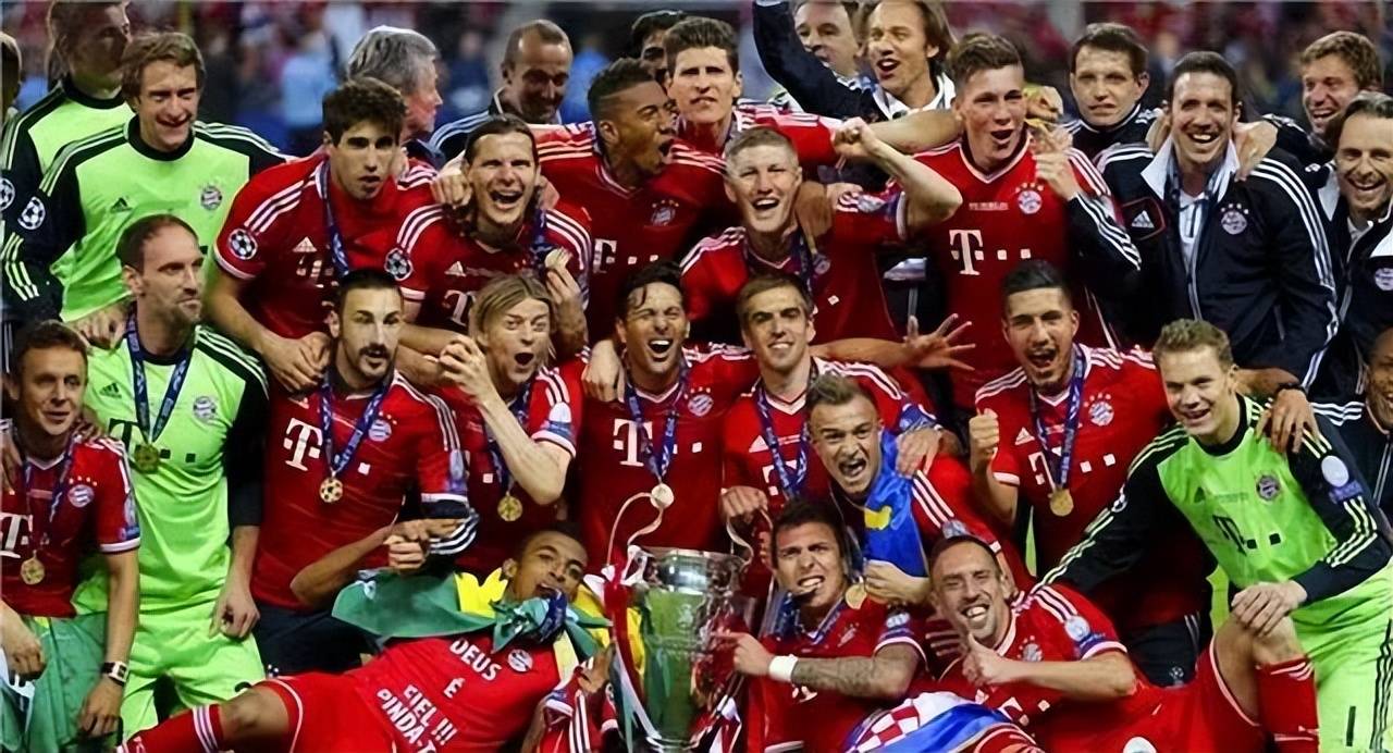 أفضل 10 لاعبين فوق سن الـ 35: ليفاندوفسكي يزيح ميسي ورونالدو عن العرش.. ومفاجآت في القائمة!