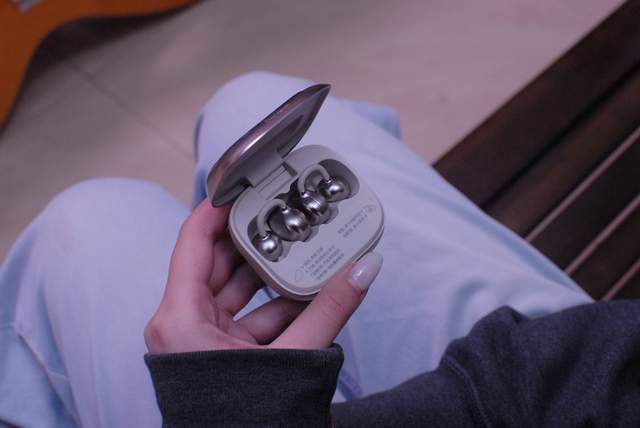 当贝Dangbei Air1耳夹式蓝牙耳机评测：抗菌，AI黑科技，无感佩戴