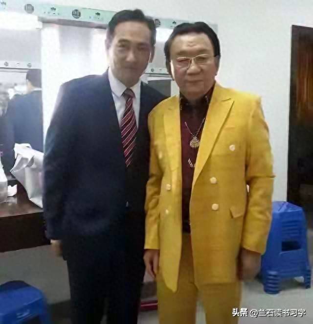 侯耀华弟子谢雷：我送过古董和字画，除了三节两寿，每年孝敬10万