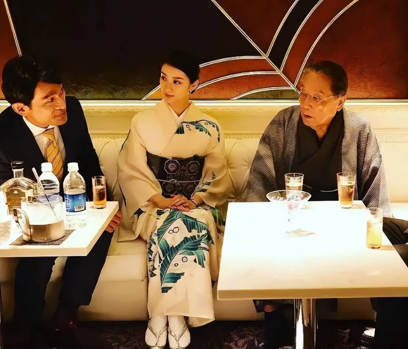 日本乱熟女_立花亚野芽百人名单_日本女模特性开放