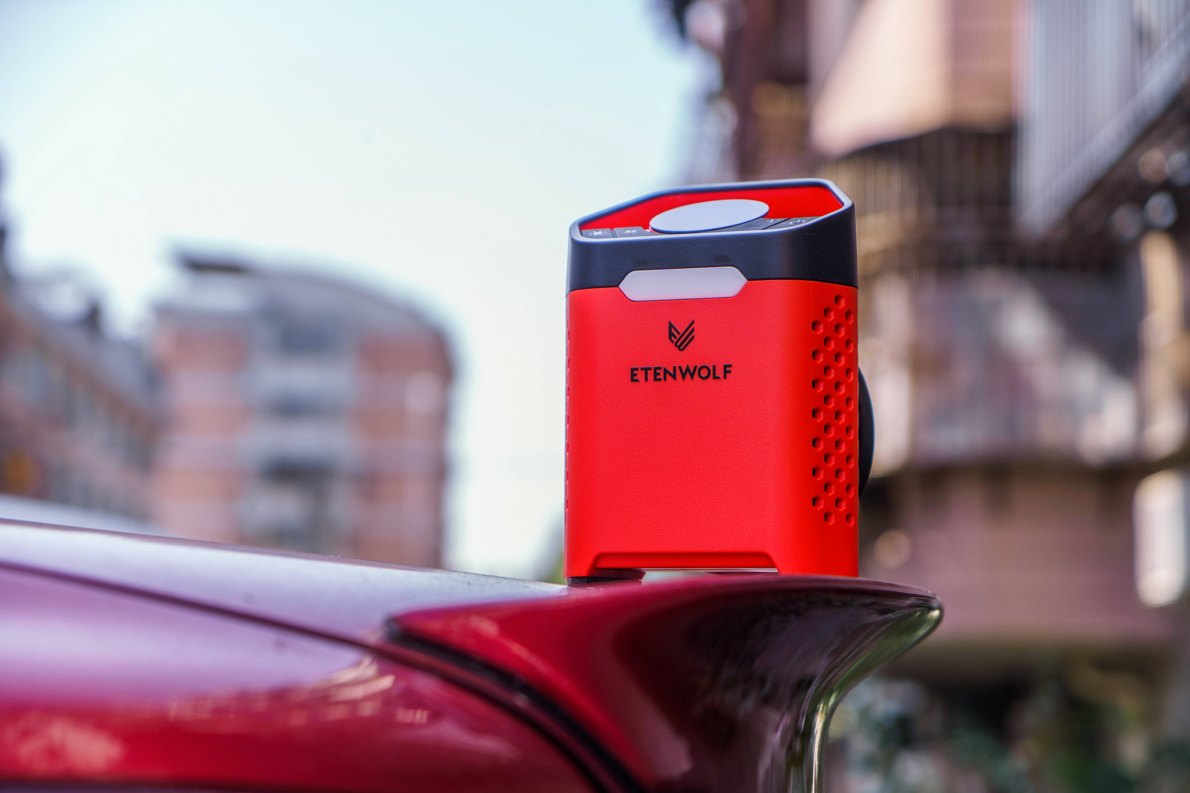 有线的性能、无线的便携！这款“既要又要”的毅狼V3旋风车载充气泵了解一下