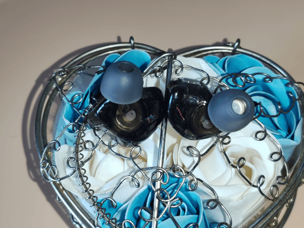 百元HiFi的越级惊喜：西圣入耳式HiFi耳机深度评测