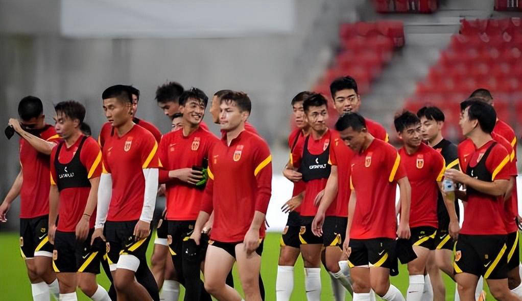 新国足未赛先胜？依木兰鲁能续约成焦点，张玉宁进球被官方辟谣