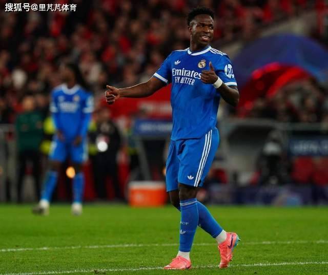 豪门欧冠悲喜夜：皇马巴黎胜穆帅吃红牌，尤文5球惨败被球迷怒喷