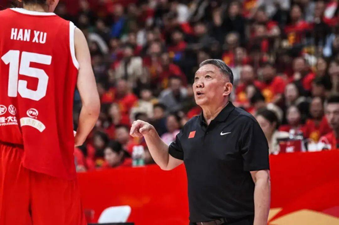 不是李月汝！中国女篮第一人杀疯了，爆砍25分14板4封盖