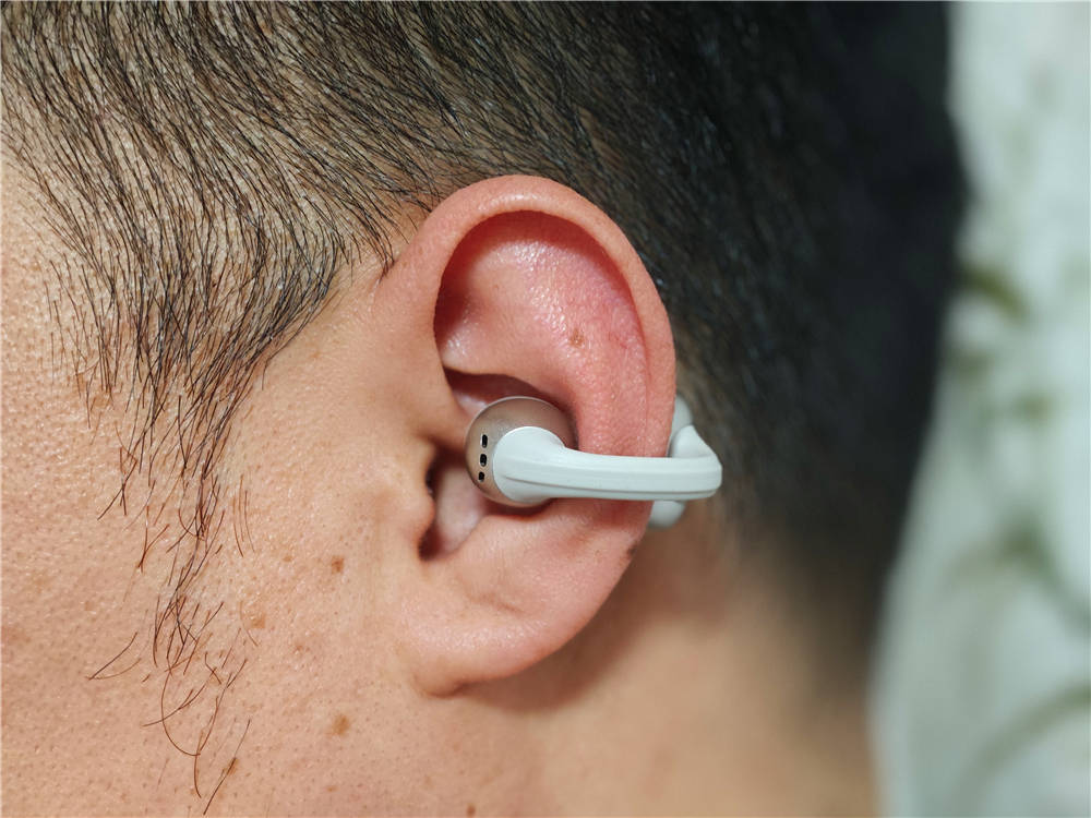 哈趣Ace1耳夹式耳机：将杜比级音质与智能交互结合，提升用户体验