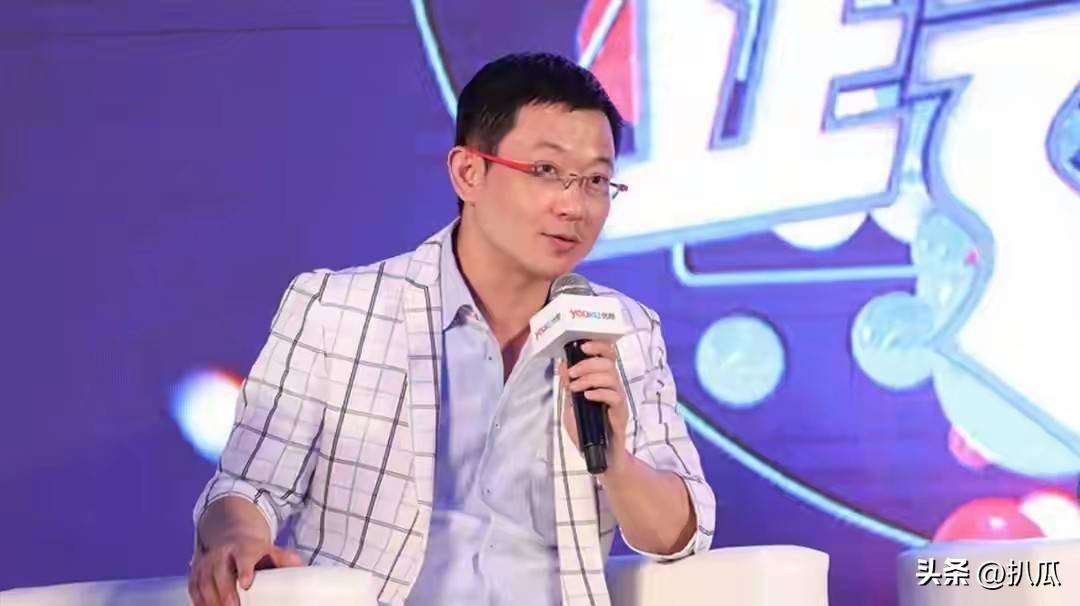 曾是上海知名主持人,离开上海台后成百亿总裁,妻子竟是熟悉的她