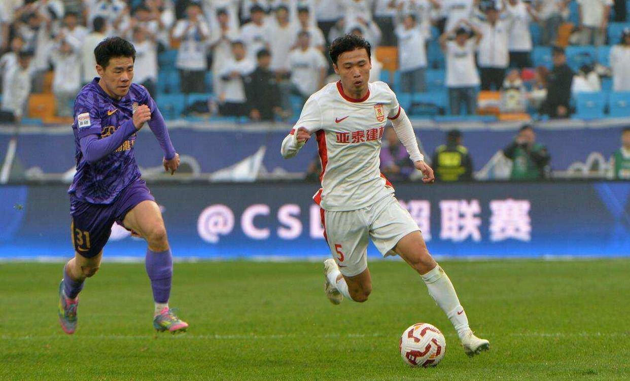河南队主场迎战青岛海牛，再次喜添一员猛将，曾多次入选国足，本赛季将挑大梁