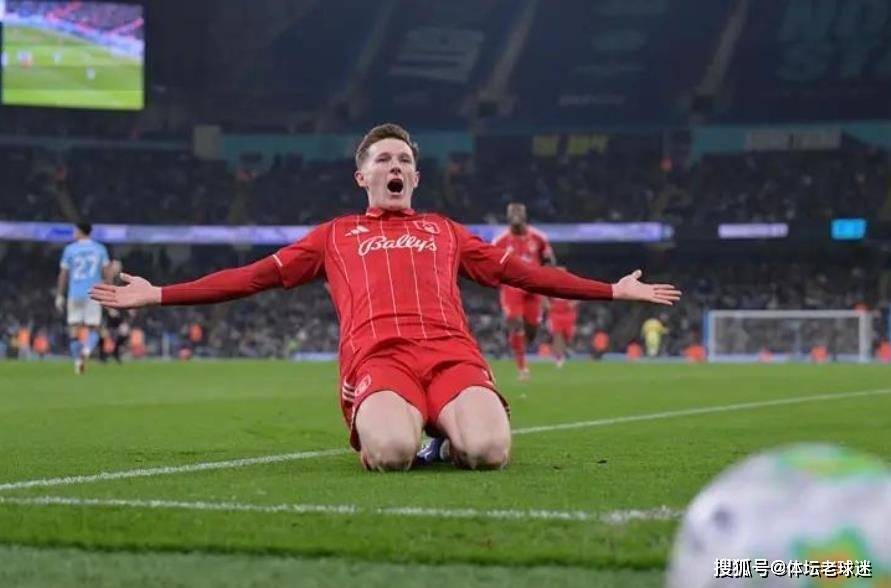 英超争冠再起波澜！保级球队化身冠军判官，从曼城手中抢走关键一分