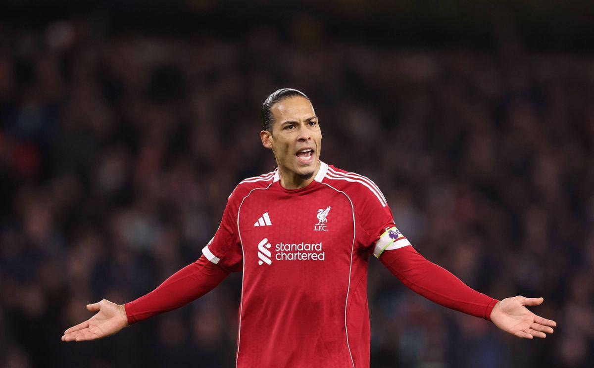 范戴克对利物浦队友爆发怒火！欧冠席位失落，94分钟绝杀引燃内部矛盾？