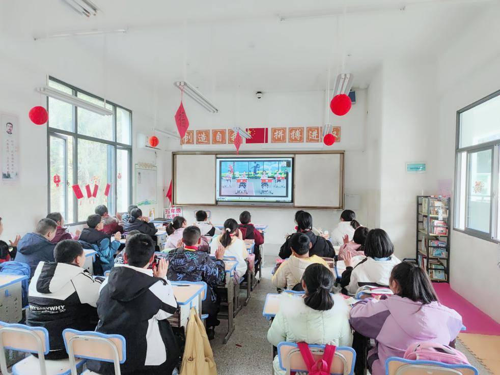 1iw4qzq6y1i2he4huz19gb7qz_0