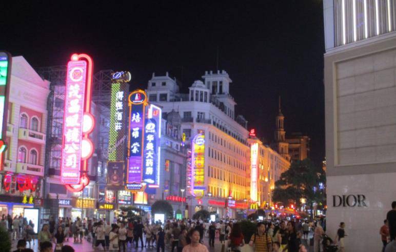 图片[10]-美国小伙首次来到中国非常害怕，下飞机后赞叹中国实在是太棒了 -华闻时空