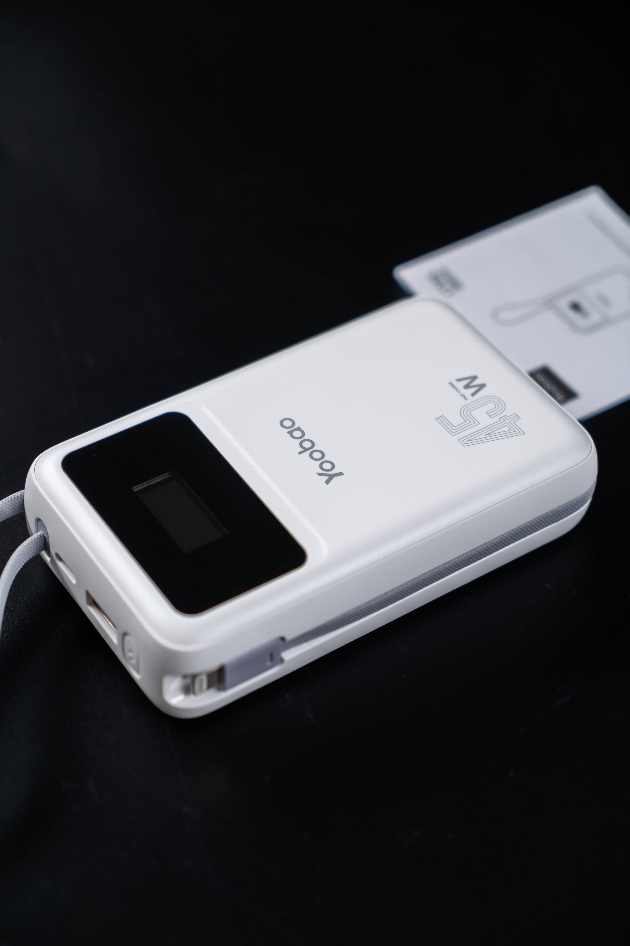 不到2.3张就能买到屏显大容量充电宝你敢信？羽博自带双线充电宝分享