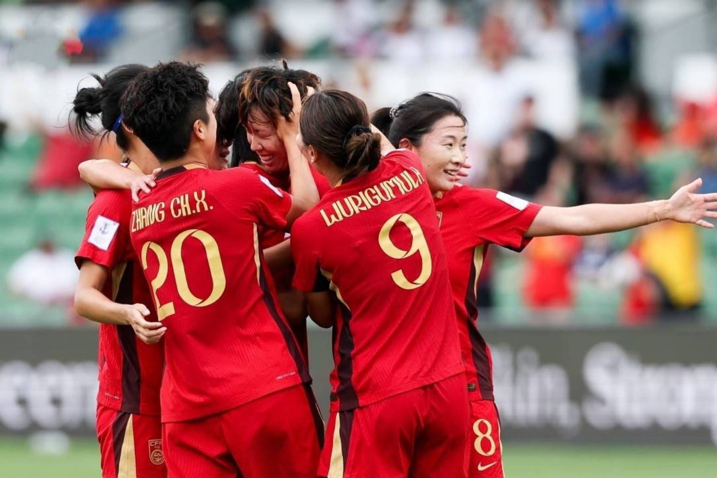 铿锵玫瑰加时绽放！中国女足2