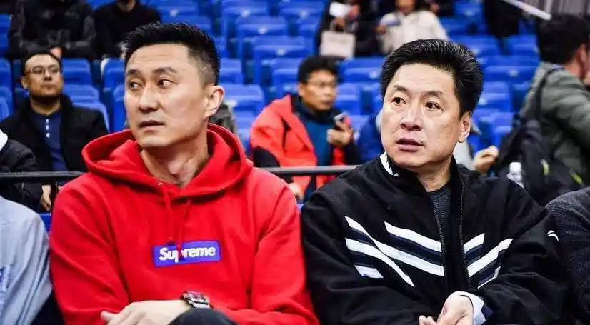 广东男篮为何迟迟未邀李春江回归？朱芳雨并非关键，杜锋态度成关键因素