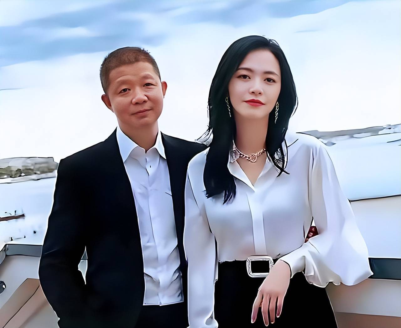 明明多年前就跟曹郁离婚 为何姚晨突然官宣？评论区说出大实情