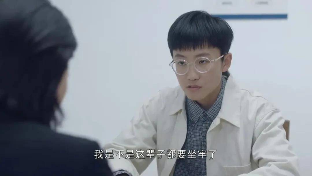 26歲劉倬昕「反串」飾演14歲少年「高成彬」。(影片截圖)
