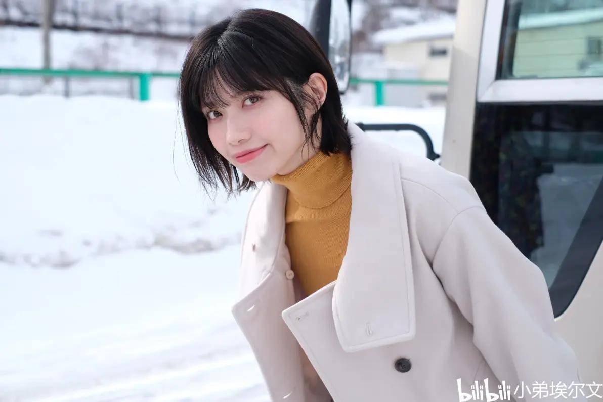 桃乃木香奈、田野忧、青空光、小仓由菜、爱才莉亚 日本美女明星动态