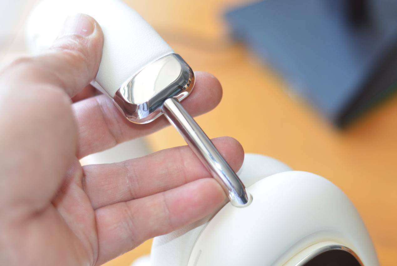 HiFi音质、智能交互灵动屏、AI智能，南卡SHOW头戴式耳机体验感拉满