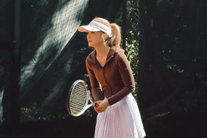 蔡卓妍亮相搜狐新闻马拉松 称歌手演员身份皆难舍