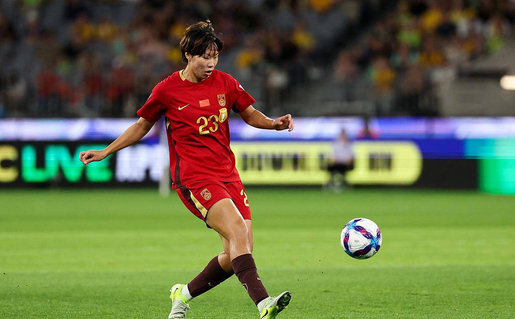 王霜接班人！女足新星邵子钦加盟本菲卡，开启欧冠征程