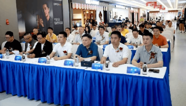 深圳市室内装饰行业协会十周年庆典启动仪式 暨第四届第一次理事会圆满落幕(图1) 深圳市室内装饰行业协会十周年庆典启动仪式 暨第四届第一次理事会圆满落幕(图1)