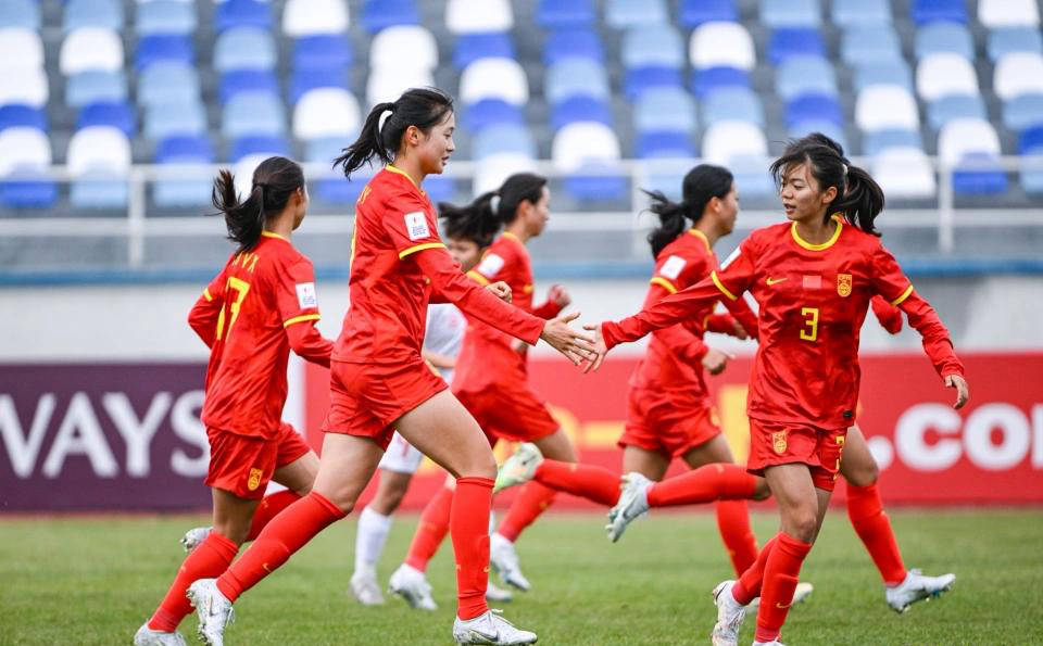 U20女足迎来开门红！两届亚洲杯连胜越南，郑璐上演双响，黄嘉欣因伤退赛