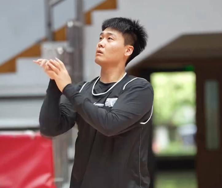 备战浙江！赵睿投篮精准升级 周琦调罚球手势 许利民再提防守难题