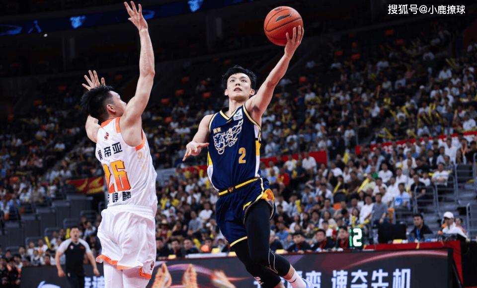 CCTV5直播！广东VS广厦胜负难料，双子星猛攻后卫线，杜锋主抓防守