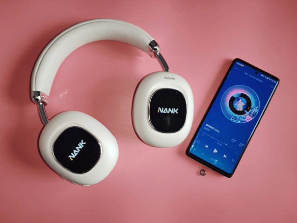 千元头戴新标杆：南卡（NANK）Show灵动屏，舒适与音质的双重革命